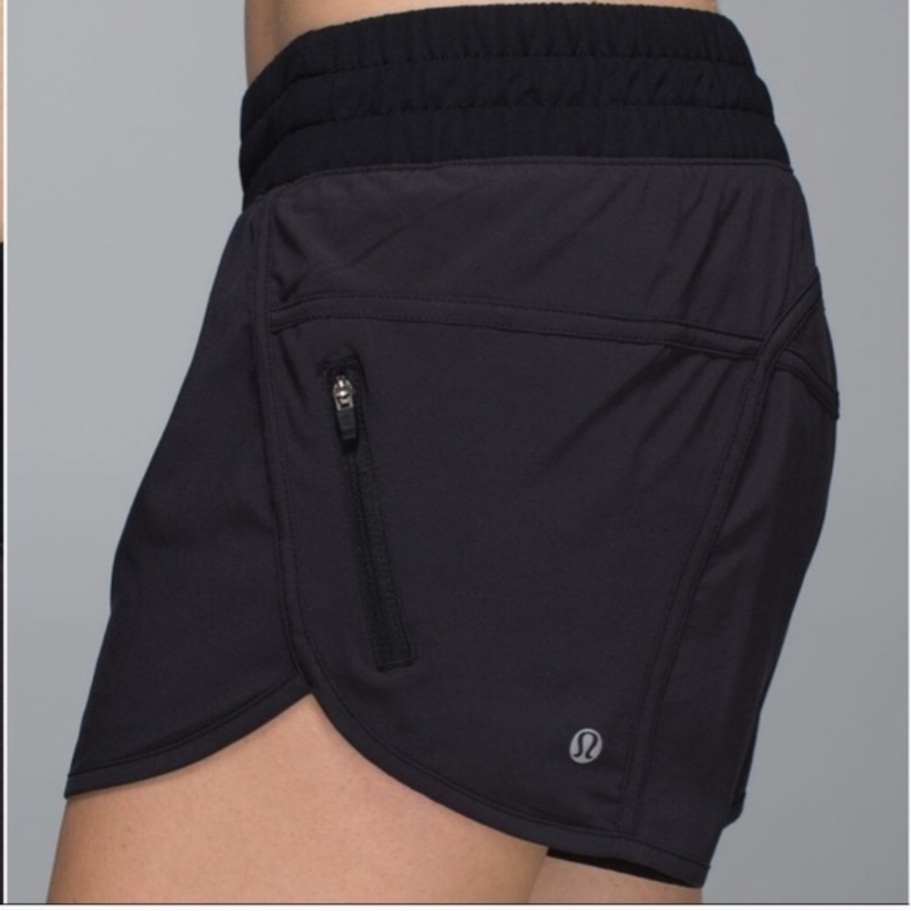Lululemon Tracker Shorts II Size 4 Black